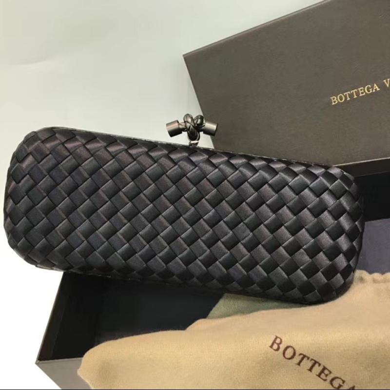 Bottega Veneta Clutches Bags 202031 Ribbon woven snake skin edging black